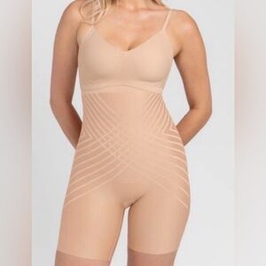 Silhouette High-Waist Short